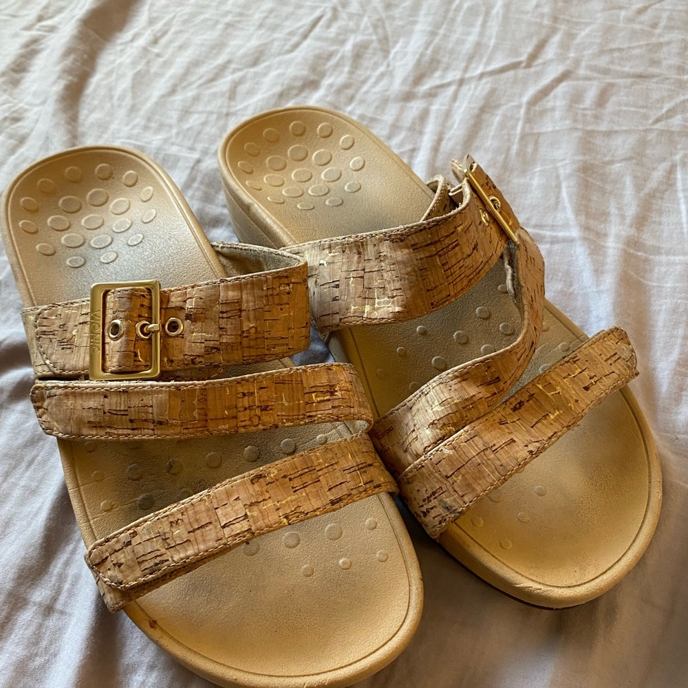 Vionic Gold Cork Sandals